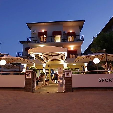 Sportur Club Hotel Cervia Eksteriør billede